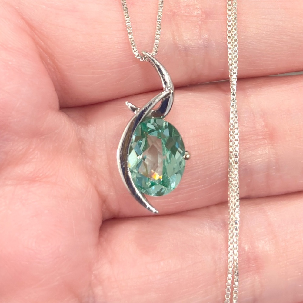 Vintage 14K Green Spinel Pendant: White Gold Crescent Abstract Slider Piece - Picture 4 of 14
